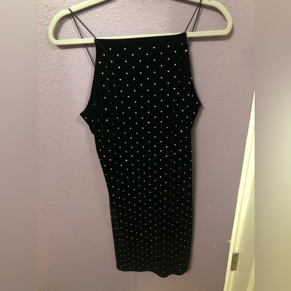 FITTED BLACK DRESS